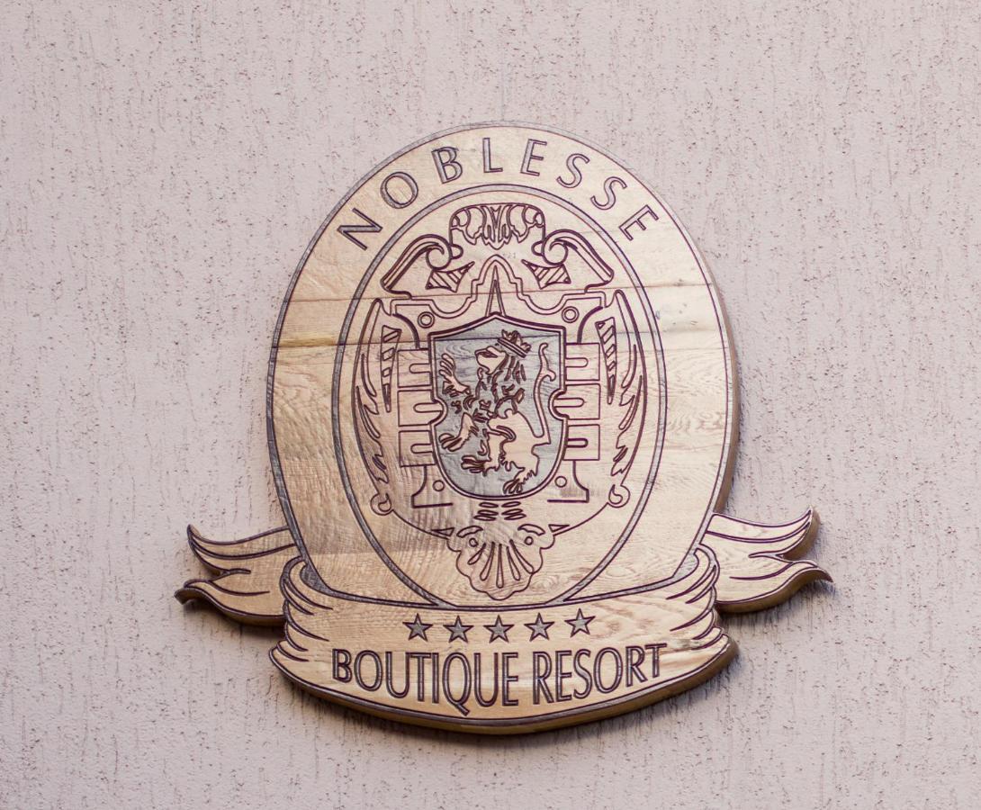 Noblesse Boutique Resort Sibiu Exterior foto Noble rank insignia