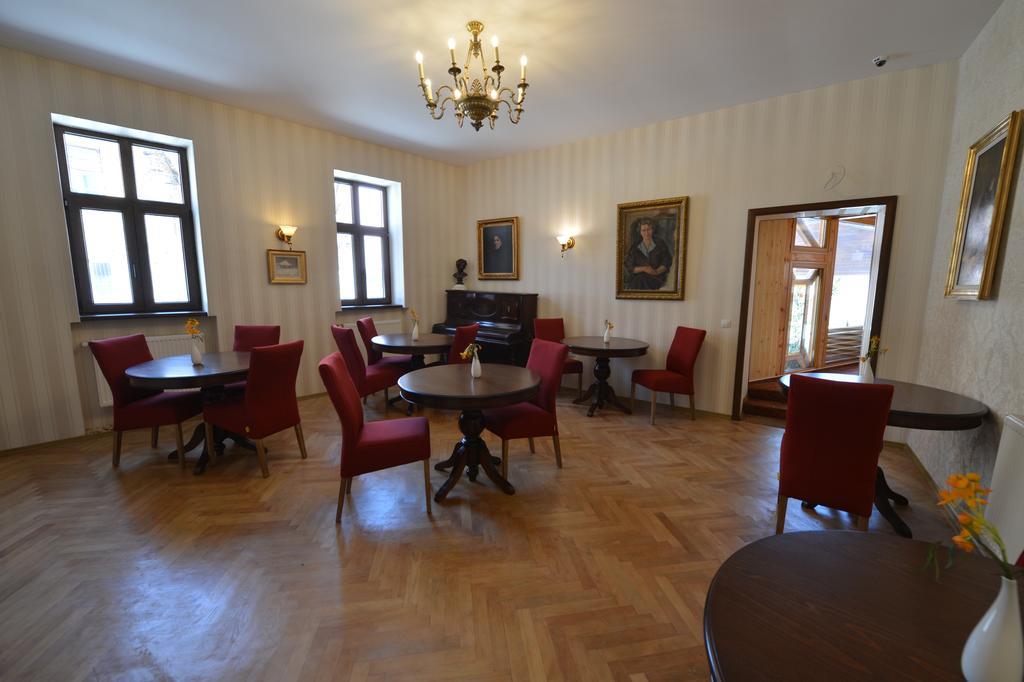Noblesse Boutique Resort Sibiu Exterior foto The interior of the museum